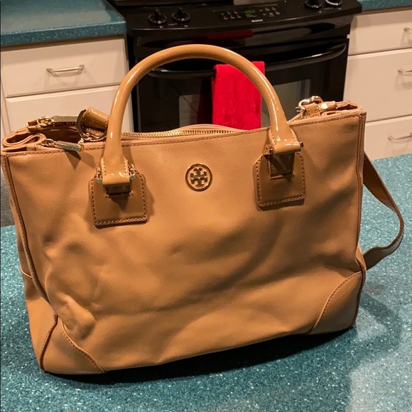 tory burch camel purse